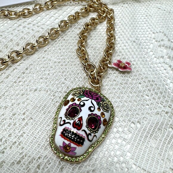 Betsey Johnson Sugar Skull Pendant Necklace Gold Tone Chain Pink Flower Accent - Picture 3 of 9
